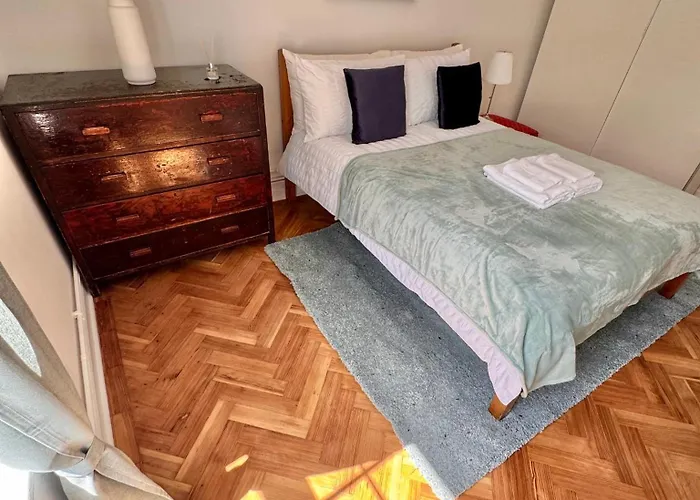 Beautiful 3Bed Apartment In London